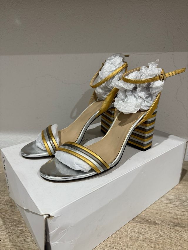 Sandalias Aldo Talla 40 Doradas/Plateadas