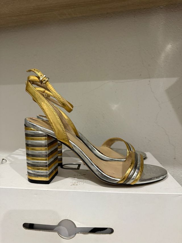 Sandalias Aldo Talla 40 Doradas/Plateadas