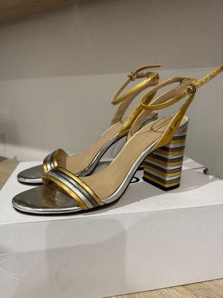 Sandalias Aldo Talla 40 Doradas/Plateadas