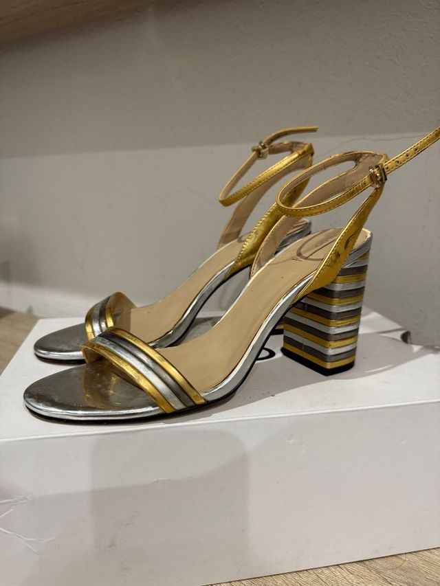 Sandalias Aldo Talla 40 Doradas/Plateadas