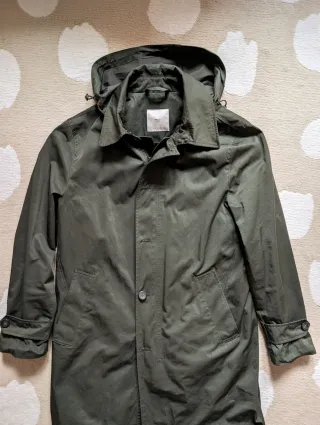 Parka verde capucha repelente al agua Mango
