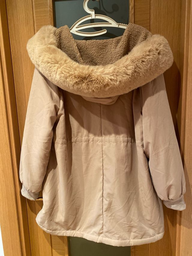 Chaqueta Parca con Capucha y Forro de Borrego