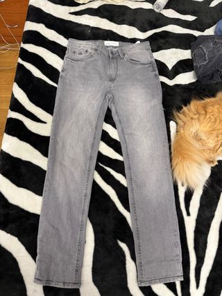 Pantalones grises vaqueros
