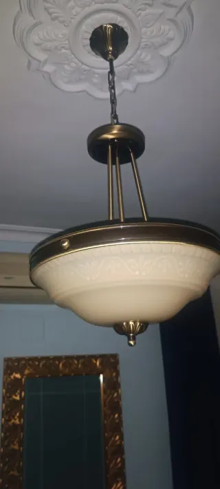 Lámpara colgante de cristal y metal