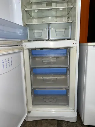 OFERTA Nevera Combi INDESIT con Garantía 