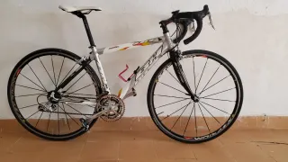 Bicicleta de carretera BH