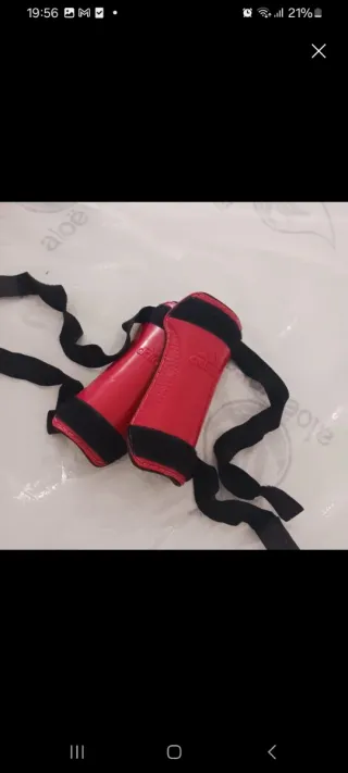 Espinilleras Adidas Rojas y Negras