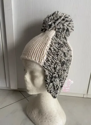 Cappello lana Regina tg 1 con pon pon