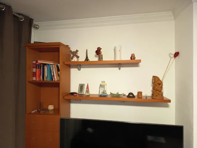 Mueble estantería de madera cerezo natural