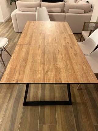 Mesa de comedor 140x90
extensible a 180 cm