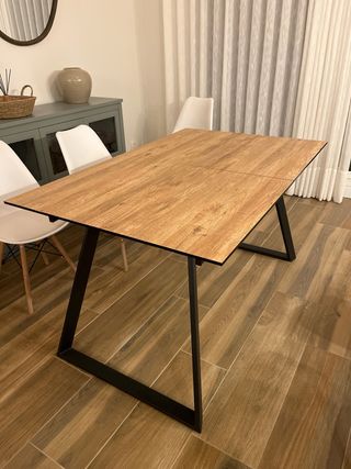 Mesa de comedor 140x90
extensible a 180 cm