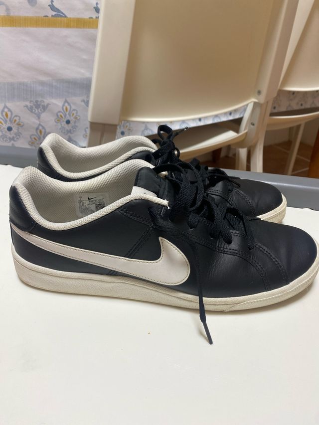 Zapatillas Nike Negras y Blancas