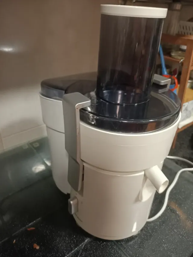 Frullatore in bianco e nero