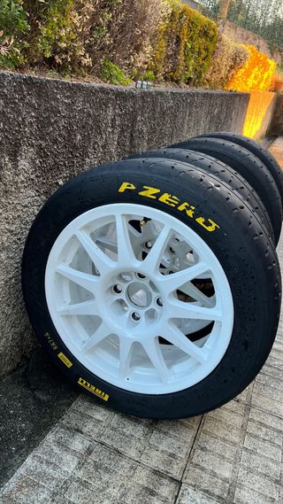 Neumáticos Pirelli Blandas RA7+A