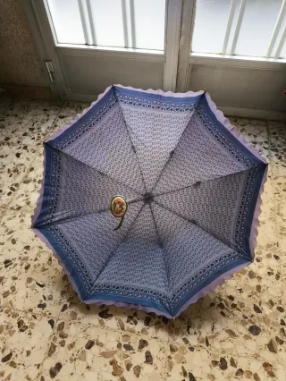 Paraguas antiguo mango metal broche