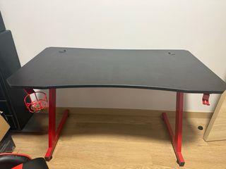 Mesa y Silla Gaming Negra y Roja