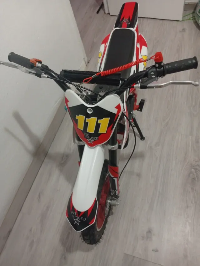 Mini Cross - Le falta bujía para poder arrancarla