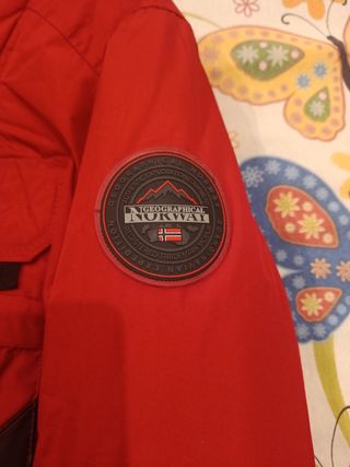 Chamarra Geographical Norway Roja
