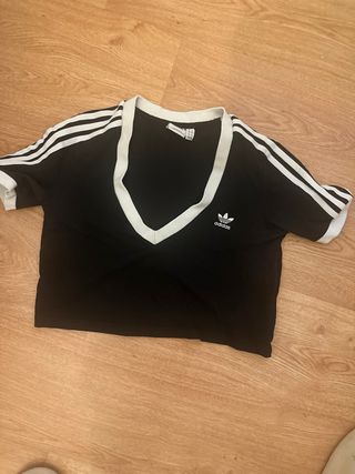 Camiseta Adidas corta negra