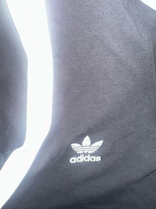 Camiseta Adidas corta negra