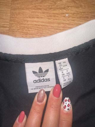 Camiseta Adidas corta negra