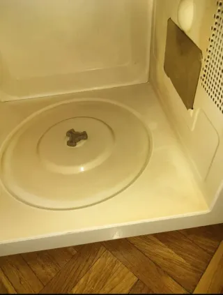 Microondas y Tostadora