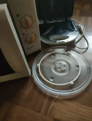 Microondas y Tostadora