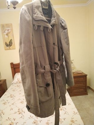 Parka Cortefiel gris. 

Talla M. 