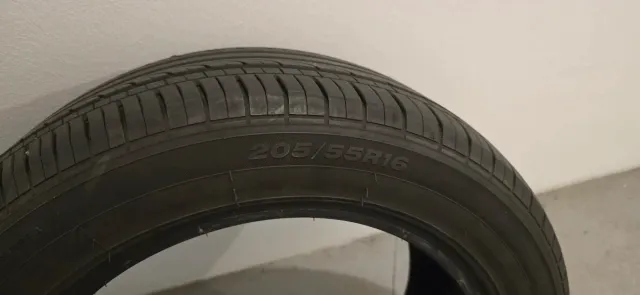 Neumático 195/65R15
Otro 205/55R16