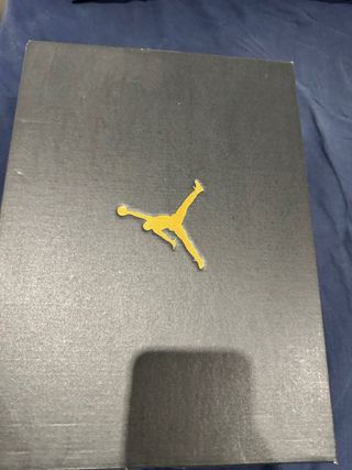 Zapatillas Jordan Access Rojas y Negras talla 47,5