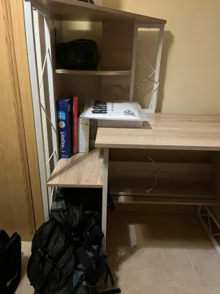 Escritorio madera y metal con cajonera