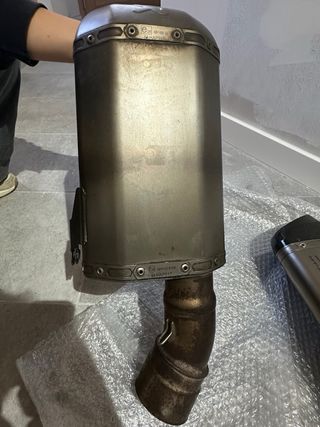 Línea de escape Akrapovic MT09