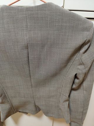 Chaqueta Bershka Escotada Talla XS