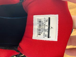 Zapatillas Jordan Academy Negras y Rojas