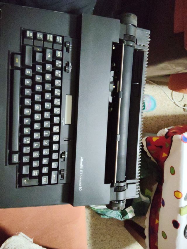 Máquina de escribir Olivetti ET compact 60 compact
