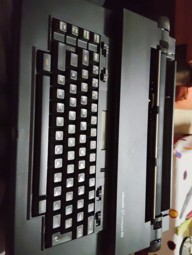 Máquina de escribir Olivetti ET compact 60 compact