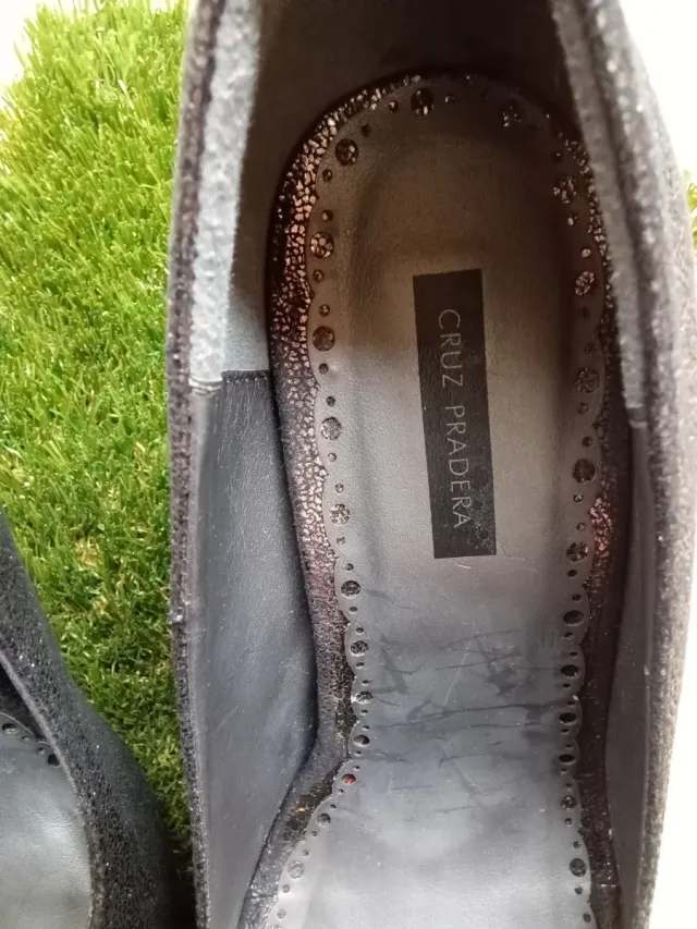 Zapatos de tacón plateados