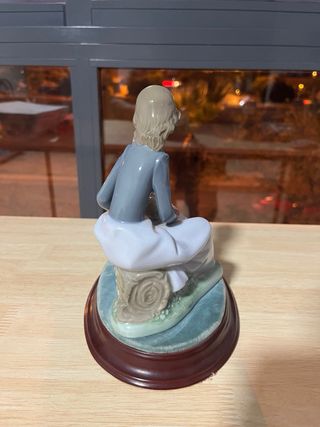 Figura NAO Niña con conejos