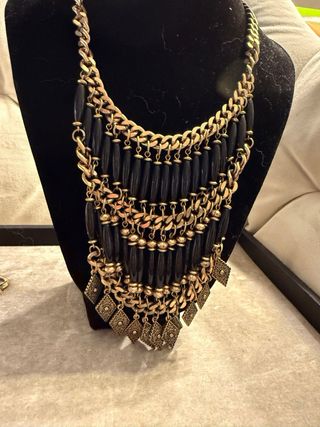 Collar Zara Negro y Dorado