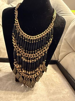 Collar Zara Negro y Dorado