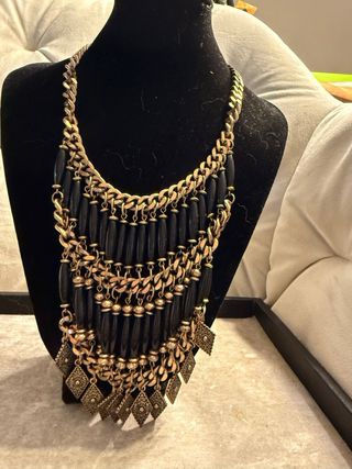 Collar Zara Negro y Dorado