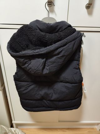 Chaleco pacific republic de pull and bear forrado.
