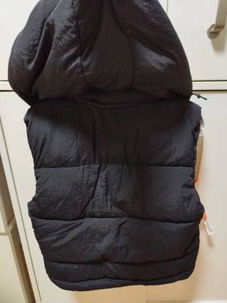 Chaleco pacific republic de pull and bear forrado.