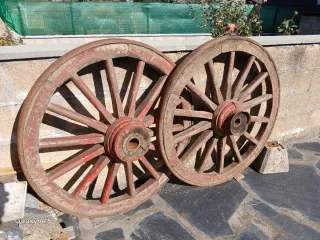 Ruedas de Carruaje Antiguas (2 unidades)