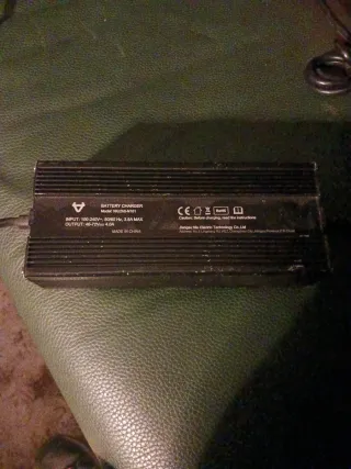 Cargador Batería NIU 46-72V 4.0A