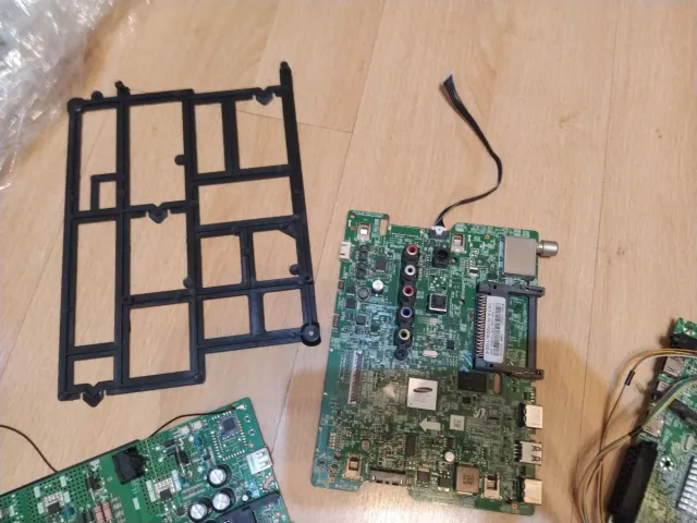 Gran lote de placas bases deTV