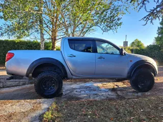 Mitsubishi L 200 2009