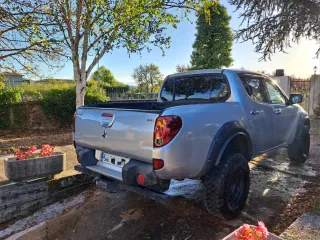 Mitsubishi L 200 2009