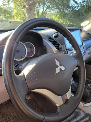 Mitsubishi L 200 2009