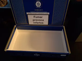 La scatola di sigari vuota di Simon